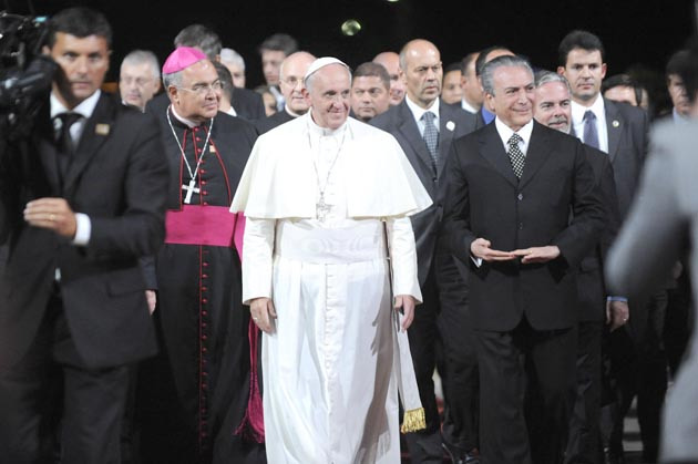 Francisco também afirmou que a proibição de mulheres sacerdotes na Igreja Católica é “definitiva”, apesar de que ele gostaria que elas tivessem mais papéis de liderança nas atividades pastorais e de administração | FOTO: Tania Rego/ABr |