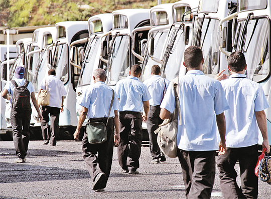 Rodoviários fizeram reuniões e atrasaram saída de ônibus em junho