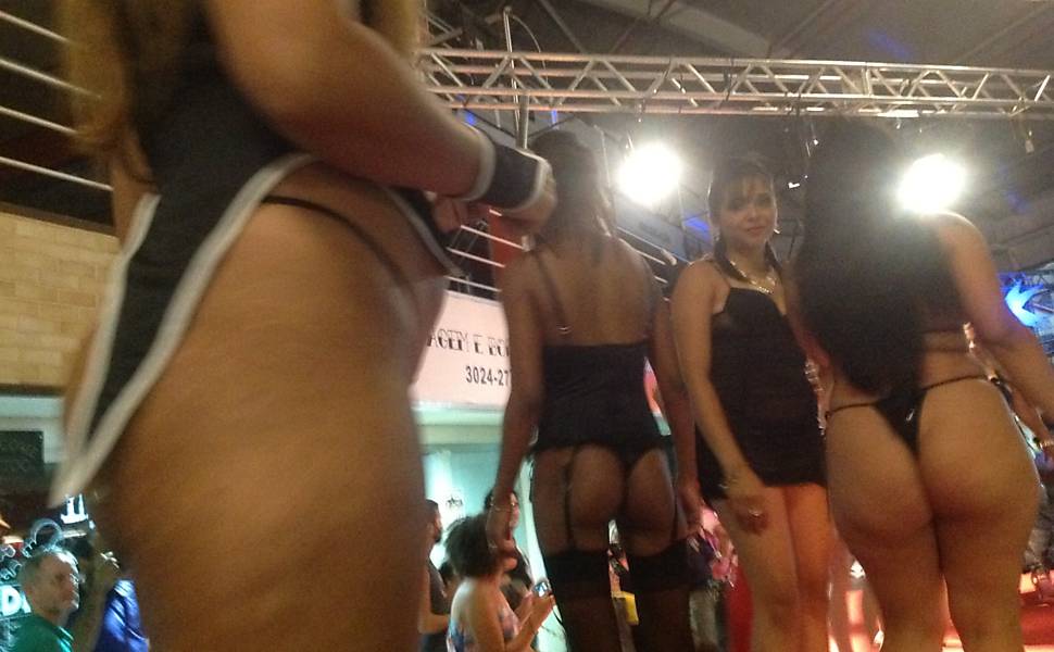 Cerca de 300 pessoas acompanharam o Miss Prostituta 2013 em Belo Horizonte (MG)