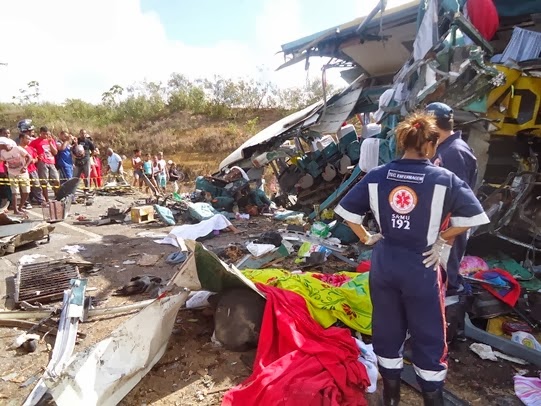 tragedia-br110-onibus-gontijo-trator-esteira-vitimasfatais