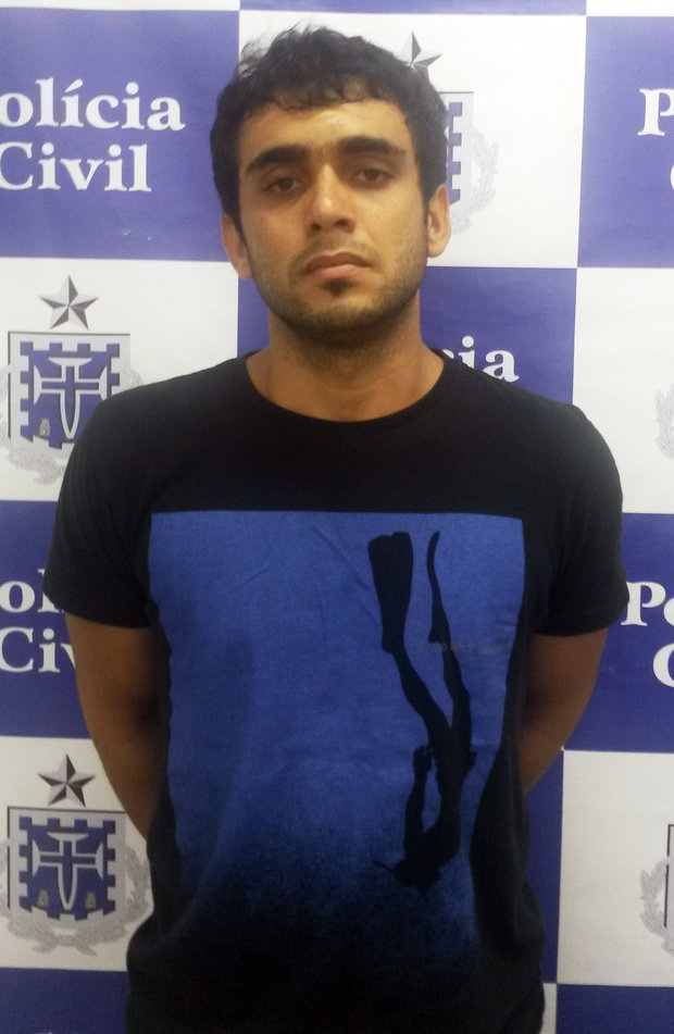 Policiais desconfiaram de Ramon enquanto ele circulava pelos corredores do shopping