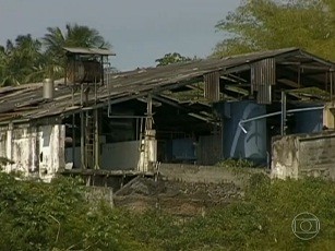 Fábrica de chumbo em Santo Amaro da Purificação (Foto: Reprodução/TV Globo)