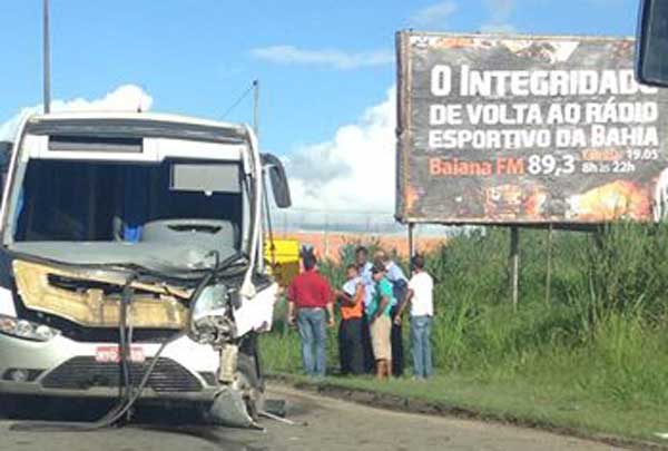 acidente-caroba-onibus