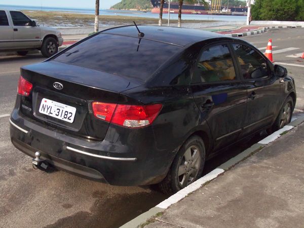 O carro com placa do município de Cachoeira foi encontrado na praia de Madre de Deus, 