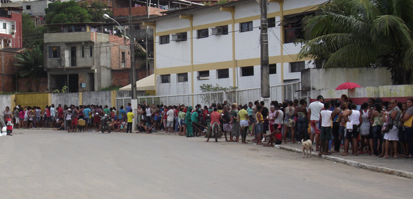 As inscrições para participar do Minha Casa, Minha Vida podem ser realizadas até quinta-feira, dia 7, no Centro de Desenvolvimento do Trabalho (CDT), ao lado do Colégio Militar