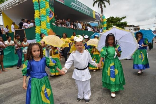 Desfile cívico da Independência do Brasil passará pelas principais ruas de Candeias neste domingo (7)