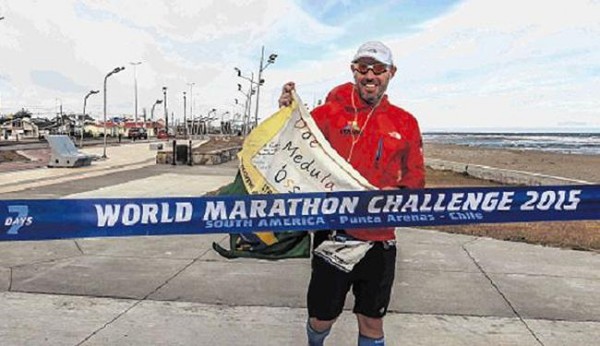 Marcelo Alves faz campanha por doação de medula óssea na maratona