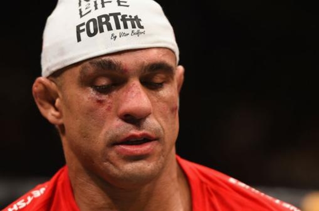 V. Belfort chegou a quatro derrotas em cinco lutas valendo o cinturão no UFC. Foto: Reprodução/Twitter