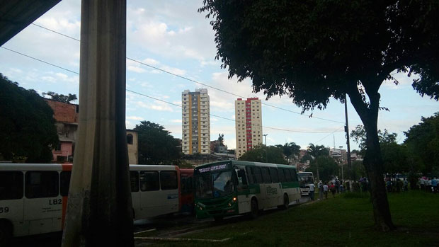 Grupo fechou as estações da Lapa, Mussurunga e Pirajá em protesto (Foto: Leitor Correio24horas)