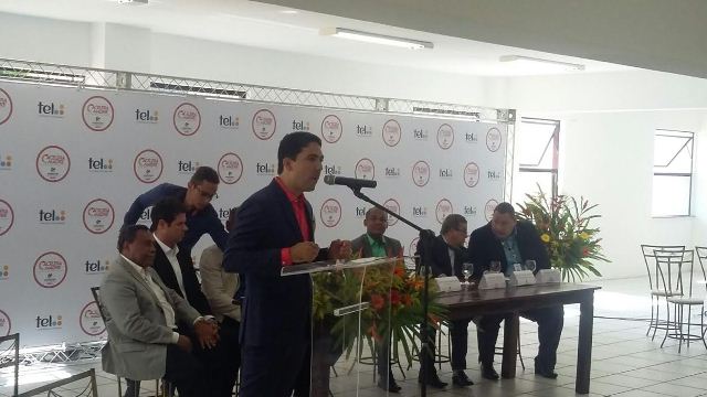 prefeito-anuncia-empregos