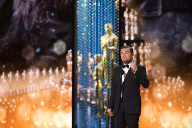 Leonardo Di Caprio recebe o prêmio de melhor ator no Oscar 2016 | FOTO: Agência Lusa |