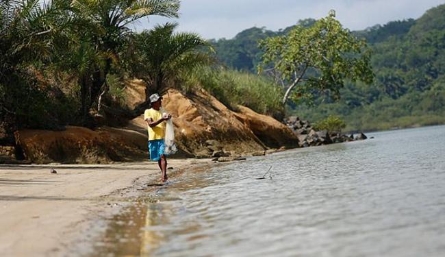 Lucas Melo l Ag. A TARDEPraia funciona como balneário para nativos e turistas, além de garantir sustento de pescadores e mar - Foto: Lucas Melo l Ag. A TARDEPraia funciona como balneário para nativos e turistas, além de garantir sustento de pescadores e mar