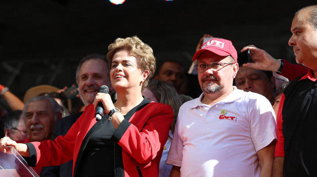 Dilma Rousseff em ato no Anhangabaú (Foto: PT)