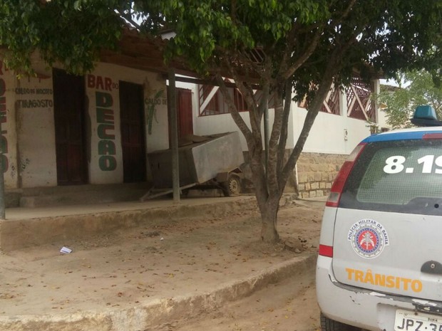 Casa abandonada onde a menina foi encontrada (Foto: Divulgação / PM)