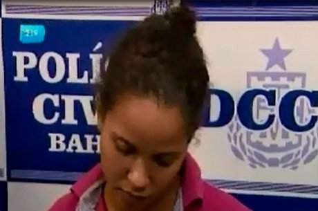 Na delegacia, Marcela alegou que participou do crime, porque foi convencida Robério Reprodução/Record Bahia