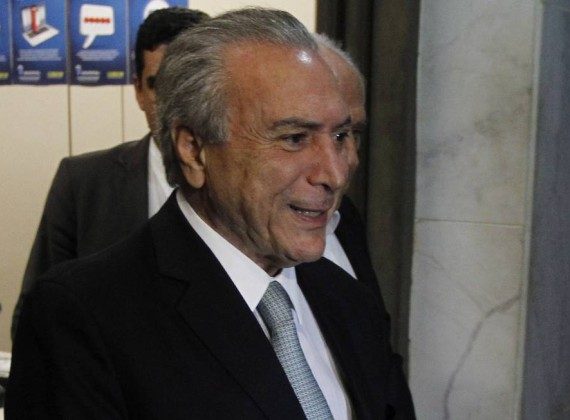 _temer-anuncia-ministros-do-seu-governo-nove-pastas-foram-cortadas-570x420