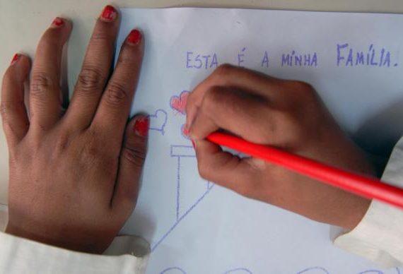 _educacao-desenho-570x388