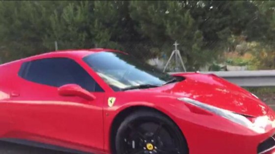 Ferrari do jogador é avaliada em R$ 2 milhões