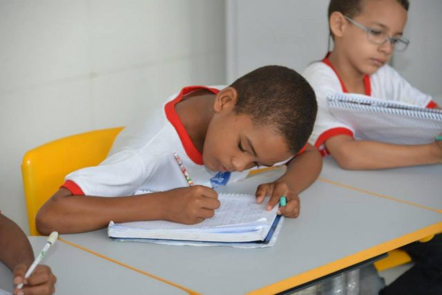 Estudante Rede Municipal de Candeias