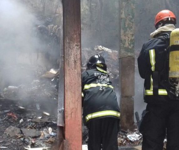 Incêndio atinge casarão próximo ao Elevador Lacerda
