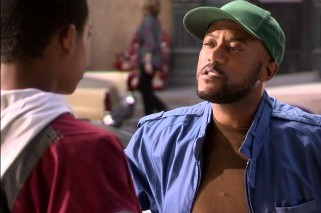 Ricky Harris (à direita) em cena de "Todo mundo odeia o Chris" Foto: Reprodução / Divulgação