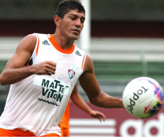 Bahia acerta com o volante Edson, do Fluminense; já são sete reforços