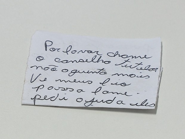 Mãe abandona filhos e deixa carta: “Não aguento mais ver passar fome”