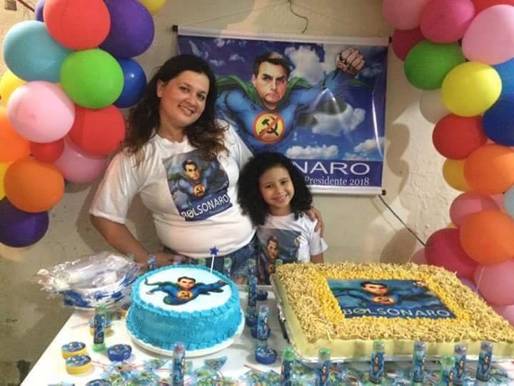 Mãe faz festa de aniversário da filha com tema ‘Bolsonaro’