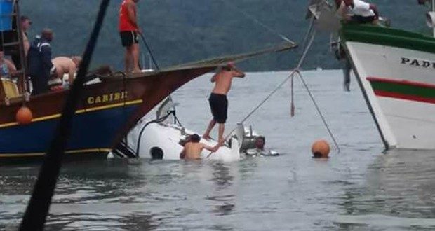 Resgate dos passageiros da aeronave em Paraty (Foto: Sonia Barcelos/Arquivo pessoal)