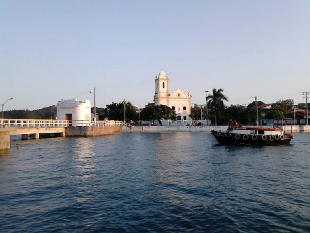 Madre de Deus quer de Salvador R$ 9 mil por cada aluno da Ilha do Bom Jesus