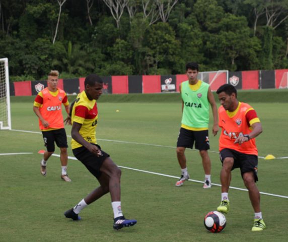 Vitória aposta em melhora defensiva para encarar o América-RN