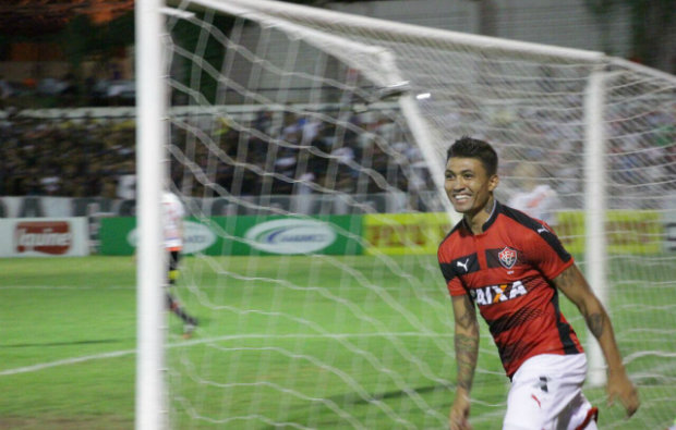 Vitória bate o River-PI por 3x2 e tem vantagem no jogo de volta
