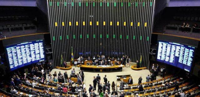 Placar da Previdência mostra 275 votos contra e 101 a favor da reforma