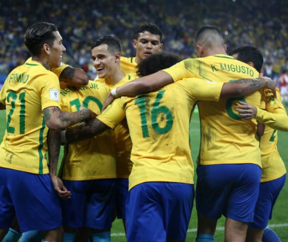 Seleção brasileira volta ao topo do ranking da Fifa após sete anos