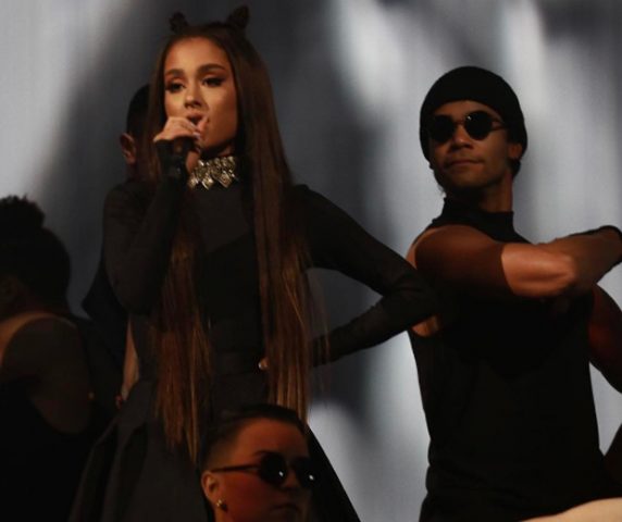 Ariana Grande fará novo show em prol das vítimas do atentado