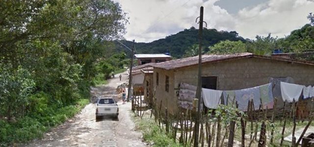 Policial mata mulher na frente da filha e diz ter agido a mando de ETs