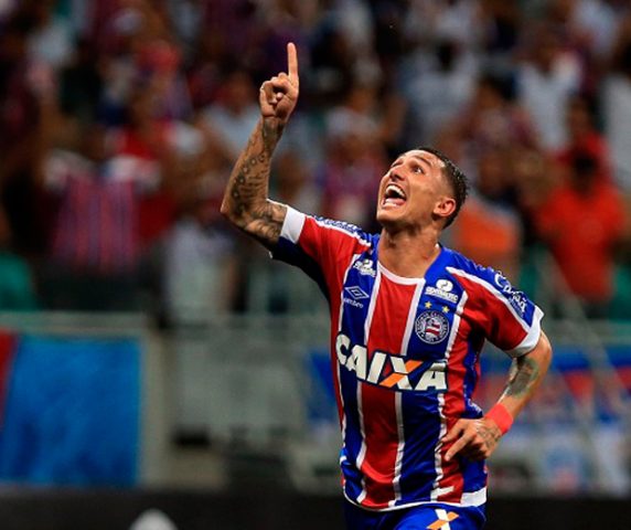 Estreantes marcam e Bahia goleia Atlético-GO na Fonte Nova