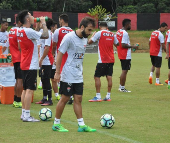 Em busca de primeira vitória no Brasileirão, Leão encara Fluminense no Maracanã