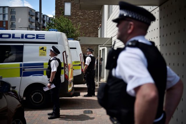 Polícia prende 12 pessoas em Londres após ataque terrorista
