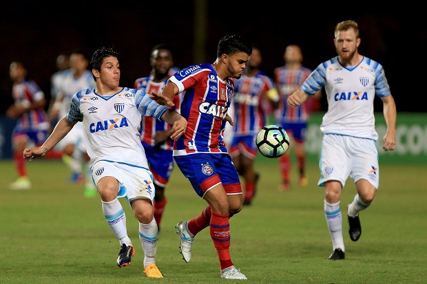 Em jogo de pouca inspiração, Bahia só empata com o Avaí em Pituaçu