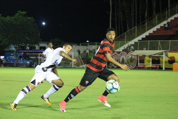 Em noite desastrosa, Vitória é goleado pelo Vasco por 4x1 no Barradão