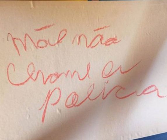Homem mata sobrinho e, em bilhete, pede que mãe não chame a polícia