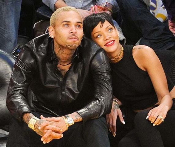 Chris Brown culpa Rihanna pela briga que a deixou desconfigurada