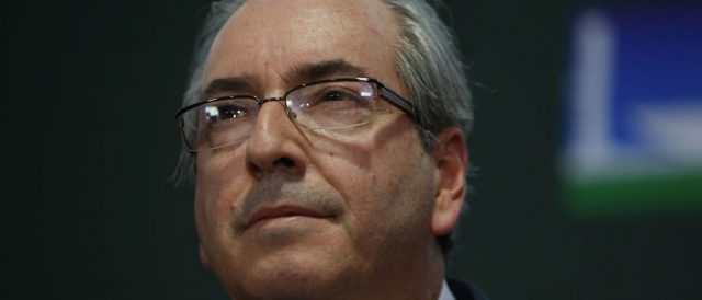 Em mensagem de celular, Cunha diz que propina 'atrasa, mas não falha'