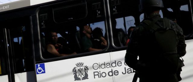 Operação das Forças Armadas tem dois mortos e 24 presos no Rio