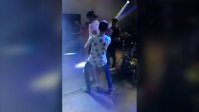 Jovem denuncia banda de forró por homofobia e agressão durante show