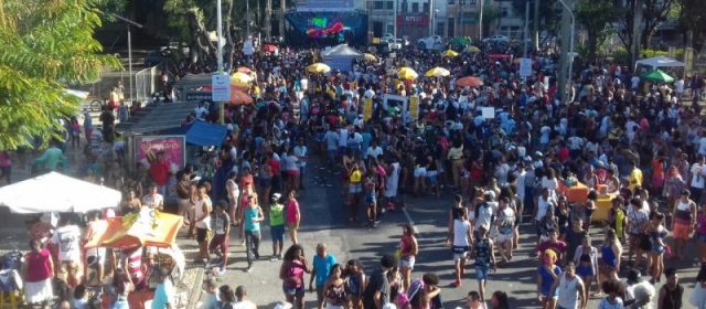 Parada lgbt reúne milhares de pessoas no centro de salvador Parada LGBTI reúne milhares de pessoas no Centro de Salvador