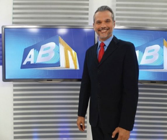 Apresentador de telejornal da Globo é vítima de bala perdida