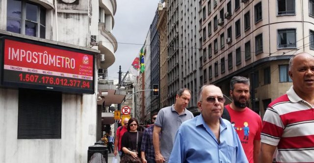 Valor de impostos em produtos pode chegar a 80% no Brasil