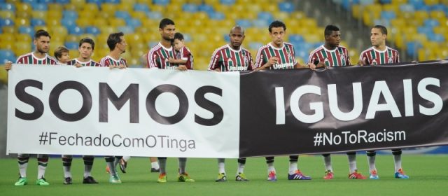 Sancionada lei que pune clubes se torcedores cometerem racismo em estádios